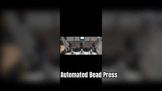 Bliższe spojrzenie: w pełni zautomatyzowane centrum obróbcze maszynowe do tłoczenia koralików z jadeitu, szmaragdu i agatu